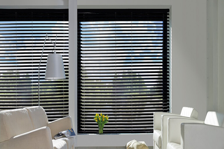 store intérieur de Stores Pajo